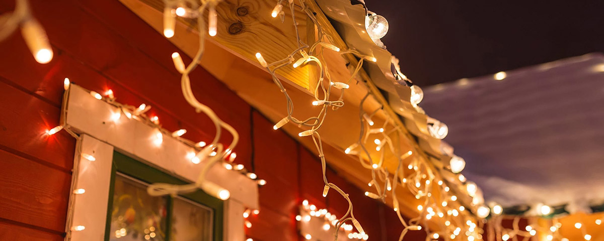 How to Hang Christmas Lights on A Roof Peak & Holiday Light Tips - IKO