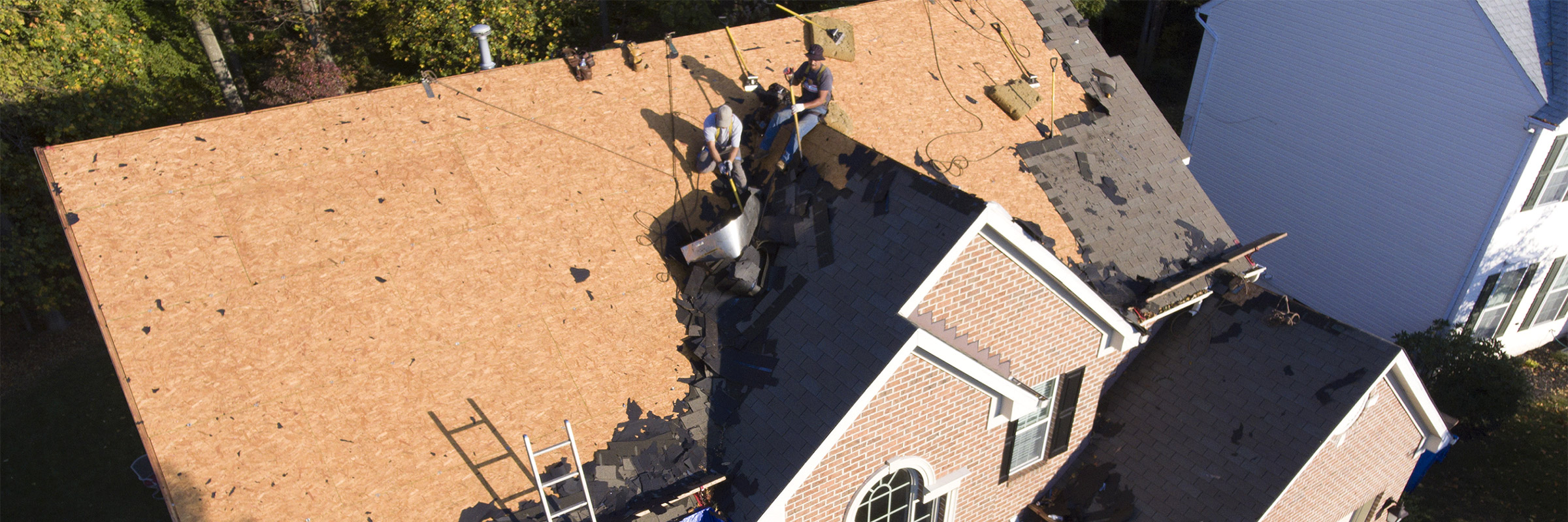 Cómo arrancar tejas de un techo - Una guía para quitar las tejas - IKO